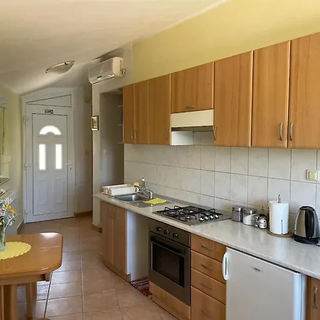 Luka - One Bedroom With Balcony And Sea View Apartment