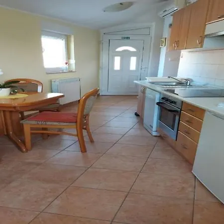 Apartment Luka - One Bedroom With Balcony And Sea View *