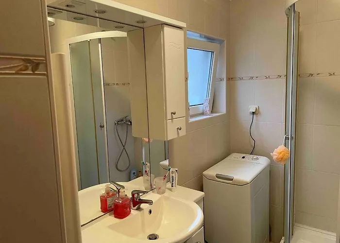 Luka - One Bedroom With Balcony And Sea View *