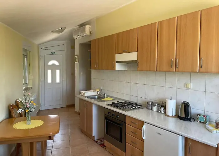 Luka - One Bedroom With Balcony And Sea View Appartement